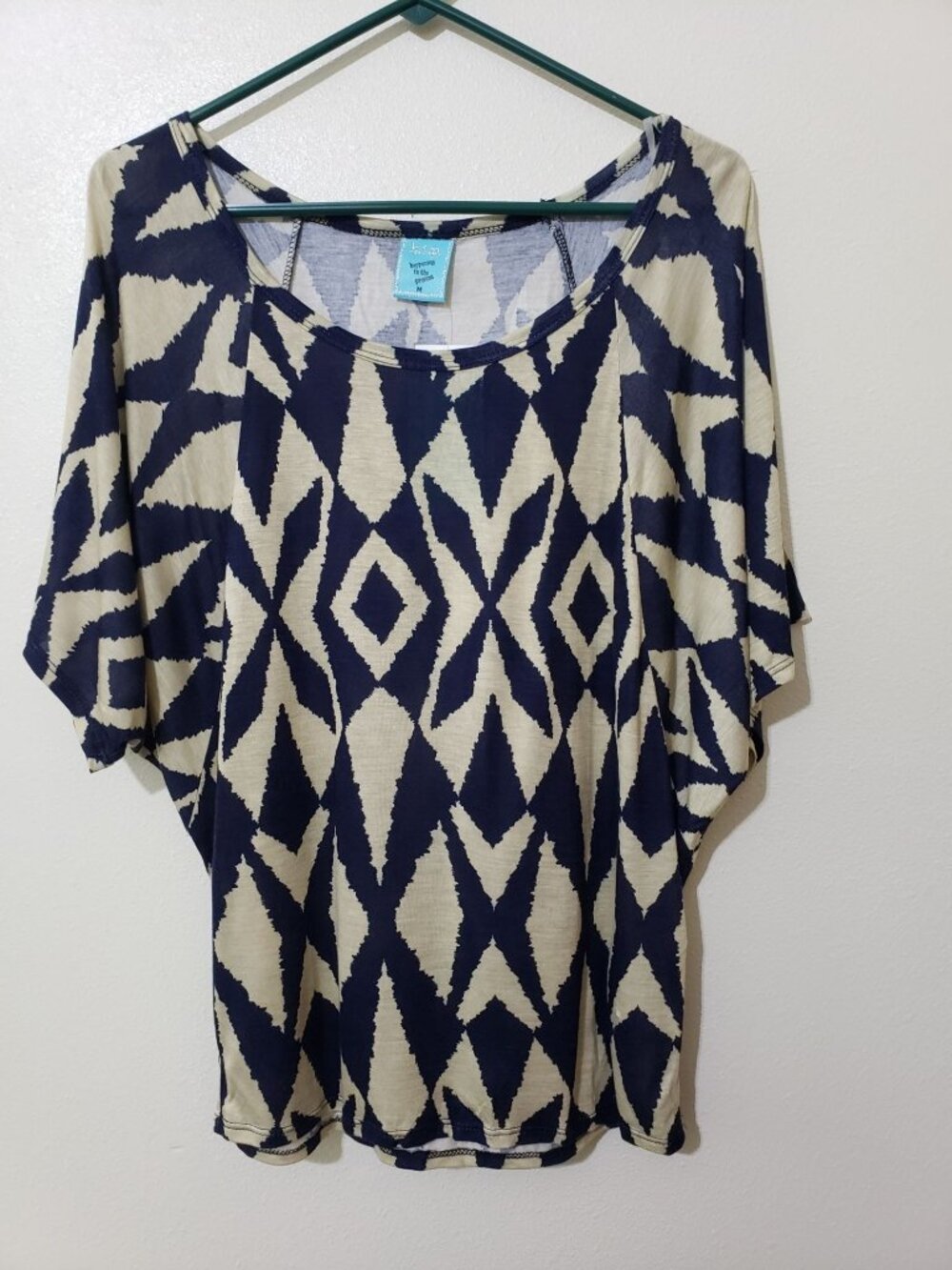 H.I.P. happening in the present, short sleeve, navy print shirt, size M